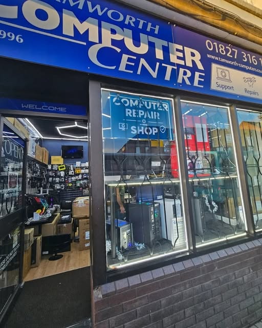 Tamworth Computer Centre shop entrance and display windows on Victoria Road